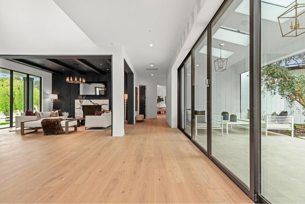 Chandelier, Interior, Living room, Recessed Lighting, Wood Texture Flooring