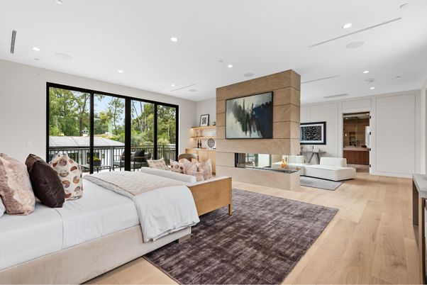 Bedroom, Fireplace, Interior, Recessed Lighting, Wood Texture Flooring