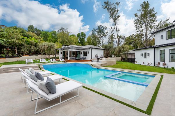 Exterior, Pool