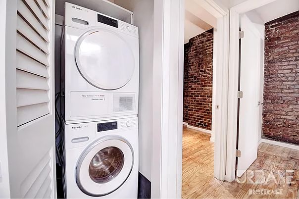 Interior, Stone Walls, Utility Closets, Washer, Wood Texture Flooring