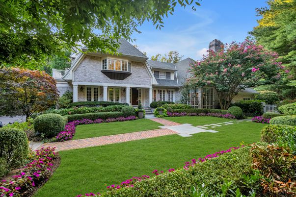Backyard, Exterior, Facade, Queen Anne Victorian
