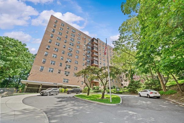 Exterior, Facade, Condo Building