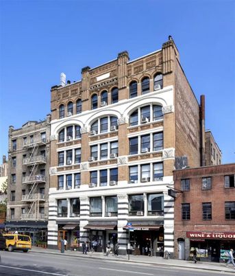 Exterior, Facade, Chicago School