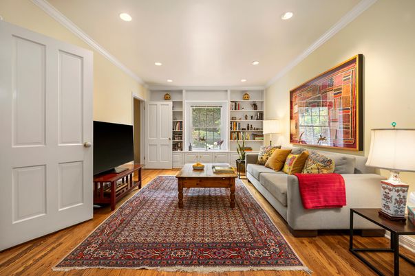 Interior, Living room, Recessed Lighting, Wood Texture Flooring