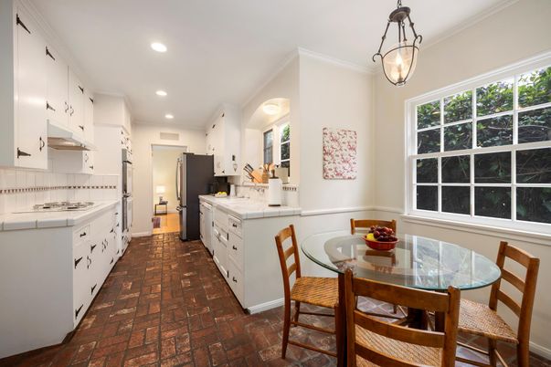 Dining room, Interior, Kitchen, Pendant Lights, Recessed Lighting, Tile Countertops