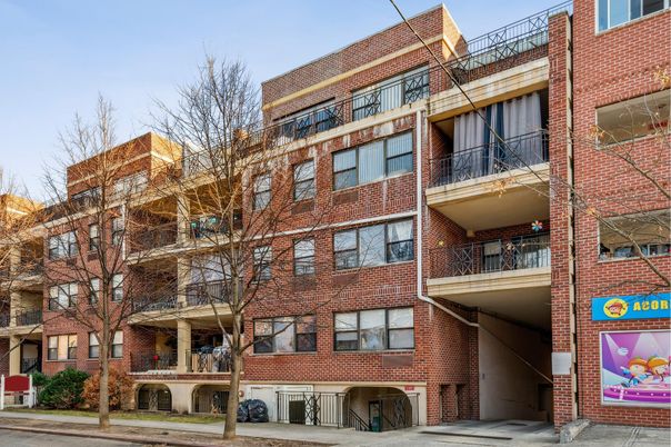 Exterior, Facade, Brick Facade, Rowhouse