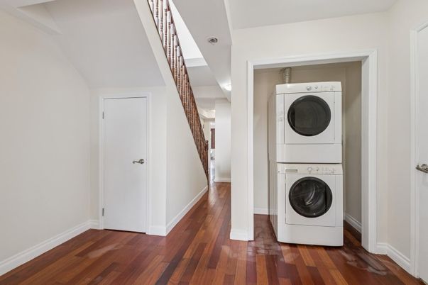 Interior, Utility Closets, Washer, Wood Texture Flooring