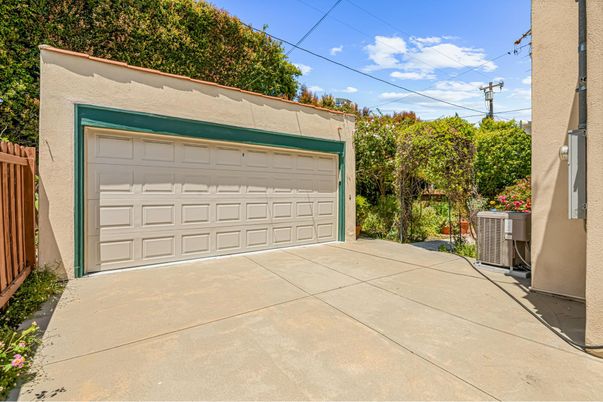 Detached Garage, Exterior