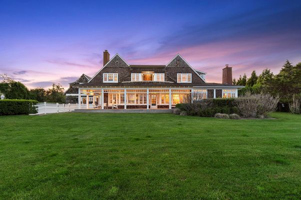 Backyard, Exterior, Facade, Cape Cod