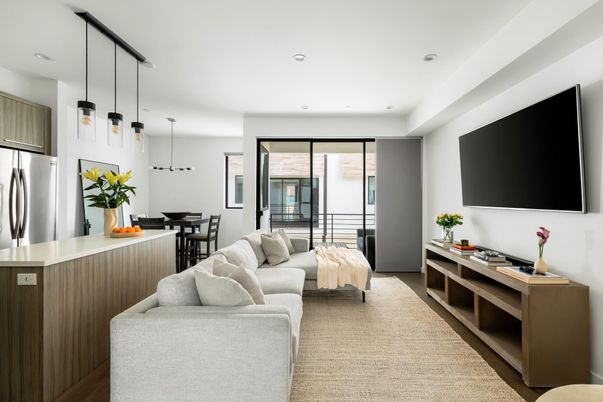 Dining room, Interior, Kitchen, Living room, Pendant Lights, Recessed Lighting, Stainless Steel Appliances