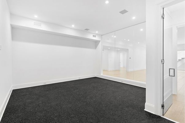 Empty room, Interior, Recessed Lighting