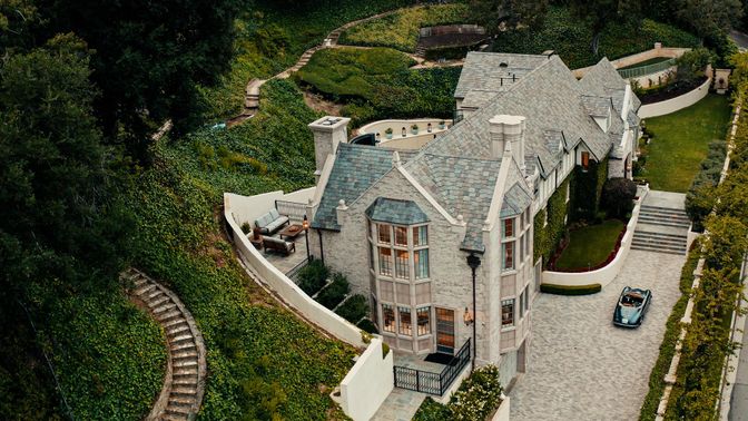 Exterior, Drone