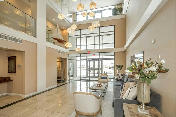 Interior, Living room, Pendant Lights, Recessed Lighting