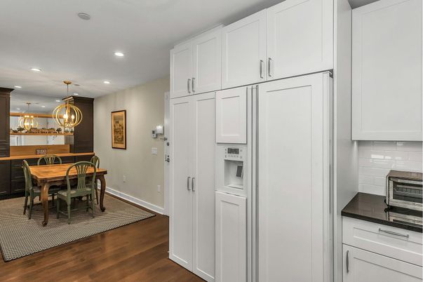 Chandelier, Dining room, Interior, Recessed Lighting, Wood Texture Flooring