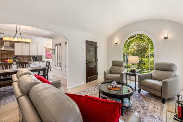 Chandelier, Dining room, Interior, Kitchen, Living room, Pendant Lights, Recessed Lighting, Wood Texture Flooring