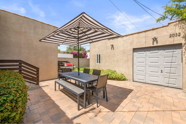 Detached Garage, Exterior