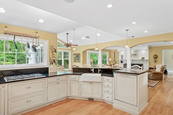 Interior, Kitchen, Living room, Pendant Lights, Recessed Lighting, Wood Texture Flooring