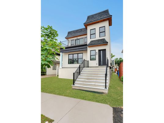 Backyard, Exterior, Facade, Modern