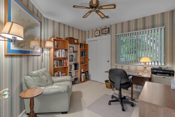 Home Office, Interior