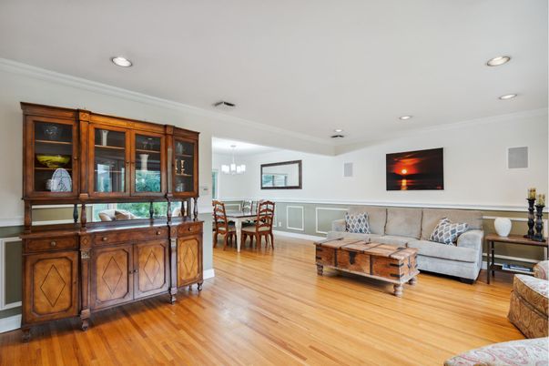 Chandelier, Dining room, Interior, Living room, Recessed Lighting, Wood Texture Flooring