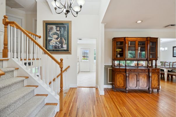 Chandelier, Dining room, Interior, Recessed Lighting, Wood Texture Flooring