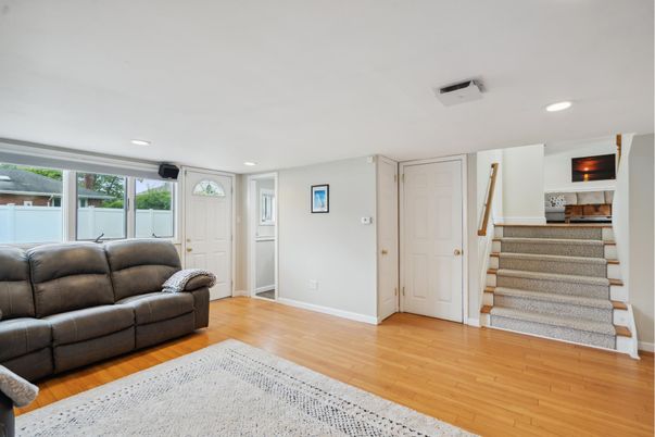 Interior, Living room, Recessed Lighting, Wood Texture Flooring