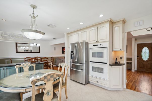 Dining room, Interior, Kitchen, Pendant Lights, Recessed Lighting, Wood Texture Flooring