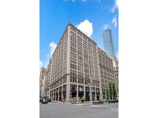 Exterior, Facade, Chicago School