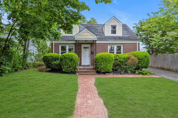 Exterior, Facade, Brick Facade, Cape Cod