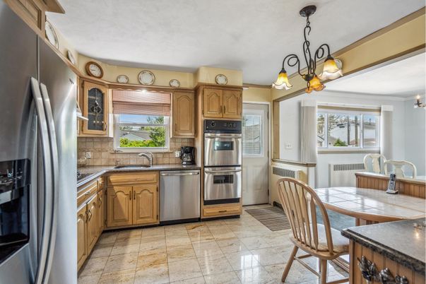 Dining room, Interior, Kitchen, Stainless Steel Appliances