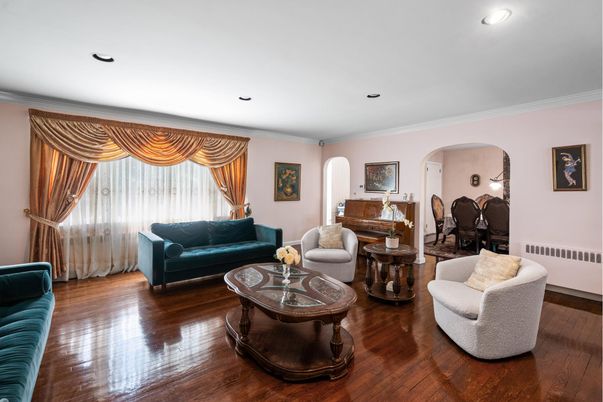 Interior, Living room, Piano, Recessed Lighting, Wood Texture Flooring