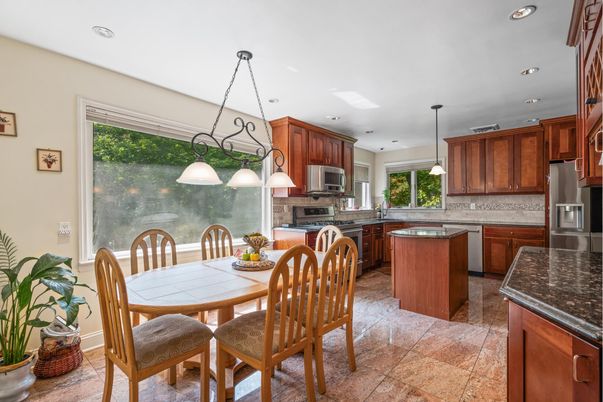 Dining room, Interior, Kitchen, Pendant Lights, Recessed Lighting, Stainless Steel Appliances
