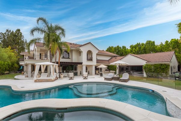 Exterior, Pool