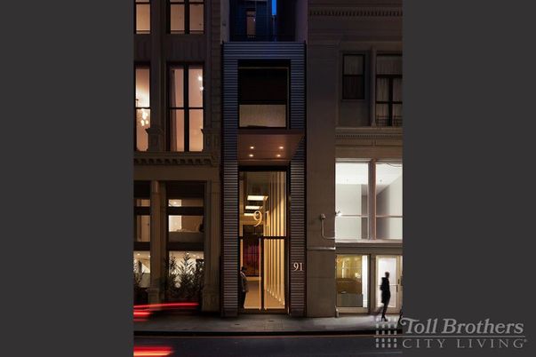 Exterior, Facade, Rowhouse