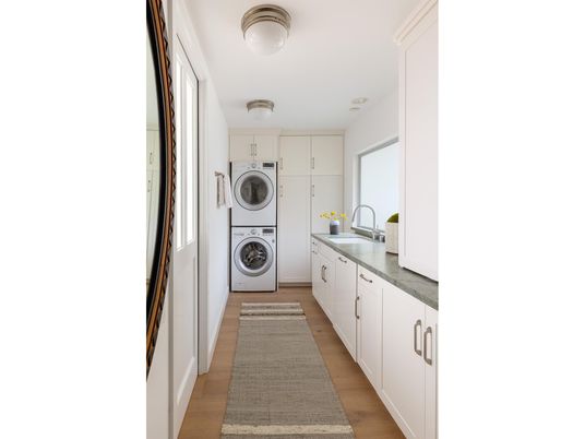 Interior, Utility Closets, Washer, Wood Texture Flooring