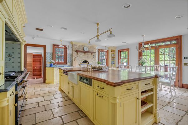 Fireplace, Interior, Kitchen, Pendant Lights, Recessed Lighting