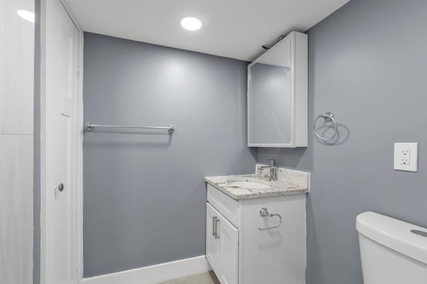 Bathroom, Interior, Recessed Lighting