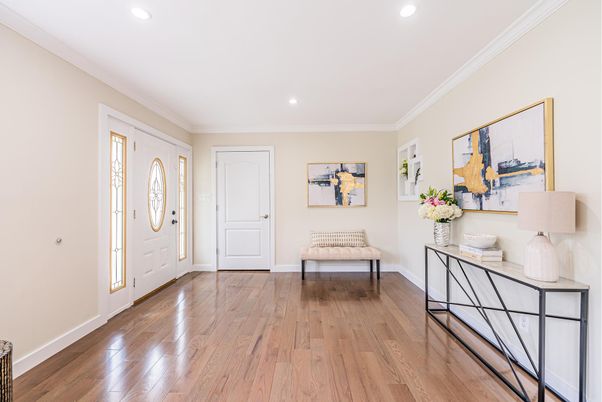 Interior, Recessed Lighting, Wood Texture Flooring