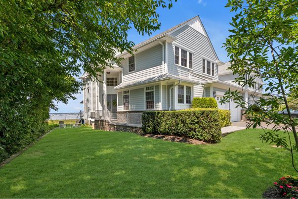 Backyard, Exterior, Facade, Queen Anne Victorian