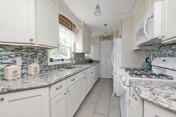 Interior, Kitchen, Pendant Lights