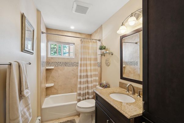Bathroom, Interior, Recessed Lighting