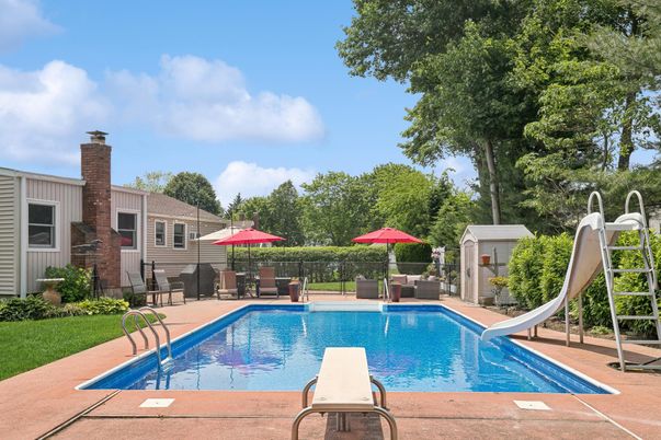 Exterior, Playground, Pool