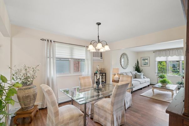 Chandelier, Dining room, Interior, Living room, Pendant Lights, Wood Texture Flooring