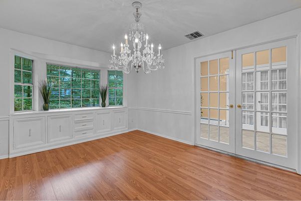 Chandelier, Empty room, Interior, Wood Texture Flooring