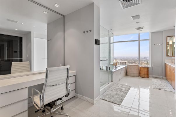 Bathroom, Home Office, Interior, Recessed Lighting, Water