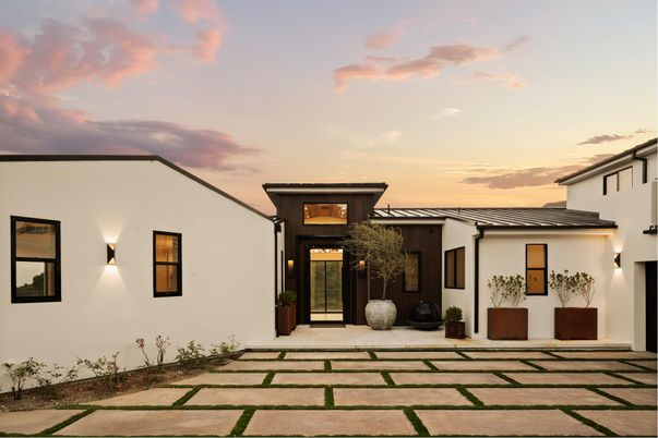 Exterior, Facade, Modern