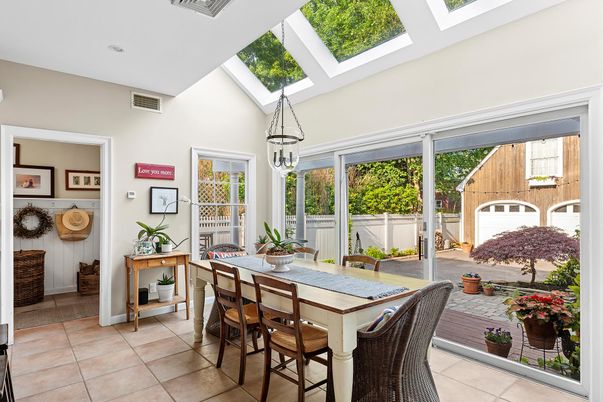 Dining room, Interior, Pendant Lights