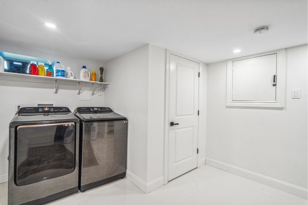 Interior, Recessed Lighting, Washer