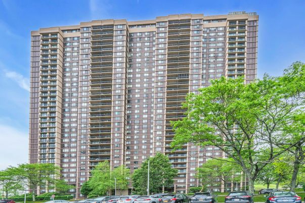 Exterior, Facade, Highrise