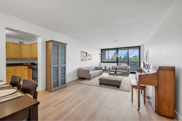 Interior, Living room, Pendant Lights, Wood Texture Flooring